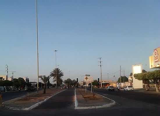 AV.MONS.ANGELO SAMPAIO EM PETROLINA-PE-FOTO:JORGE HIRATA - PETROLINA - PE