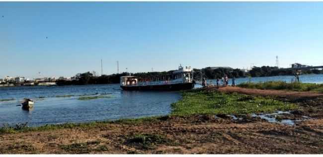 EMBARCAO SOBRE O RIO SO FRANCISCO, POR ANTONIO CCERO DA SILVA GUIA - PETROLINA - PE