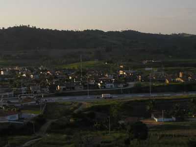 VISTA PARCIAL DE POMBOS DA SERRA DO CRUZEIRO EM JUL/06, POR ALCILENE ARAUJO - POMBOS - PE