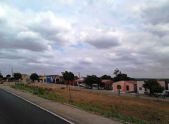 AVENIDA E RODOVIA EM RAJADA-FOTO:JORGE HIRATA - RAJADA - PE