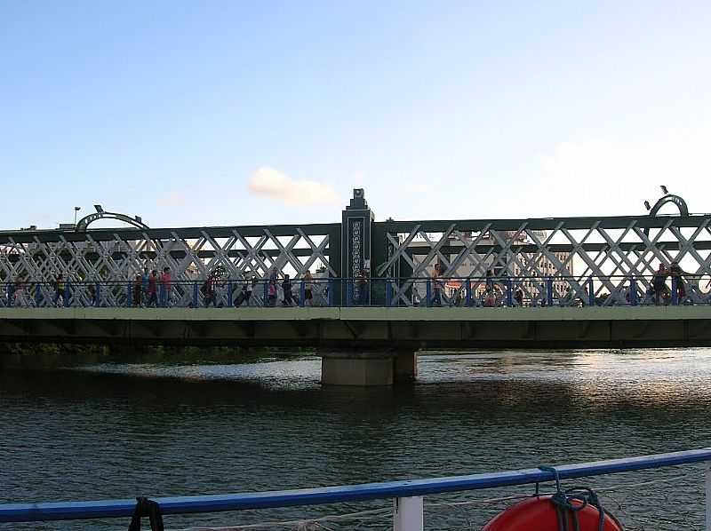 RECIFE-PE-PONTE DA BOA VISTA-FOTO?:ROBERTO INOJOSA - RECIFE - PE