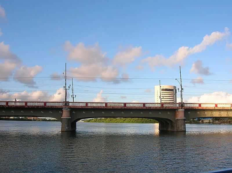 RECIFE-PE-PONTE MAURICIO DE NASSAU-FOTO:ROBERTO INOJOSA - RECIFE - PE