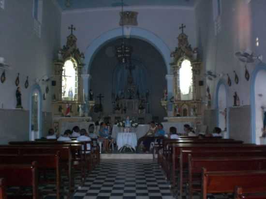  INTERIOR DA IGREJA EM COQUEIROS, POR GUTEMBERG SUZARTE DE OLIVEIRA - COQUEIROS - BA