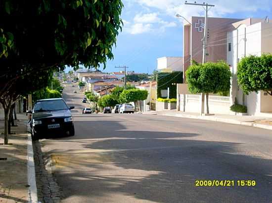 AV.AGAMENON MAGALHES EM SALGUEIRO-FOTO:SALGUEIRENSEAMADOR - SALGUEIRO - PE