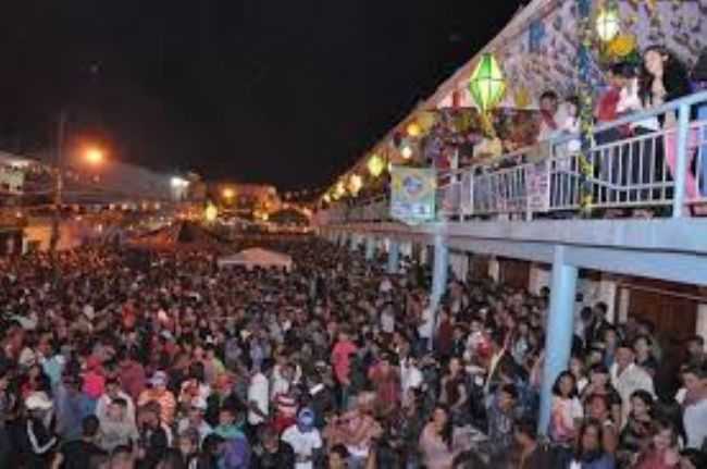 CARNAVAL EM SANHARO, POR JAIRO CAVALCANTI - SANHAR - PE