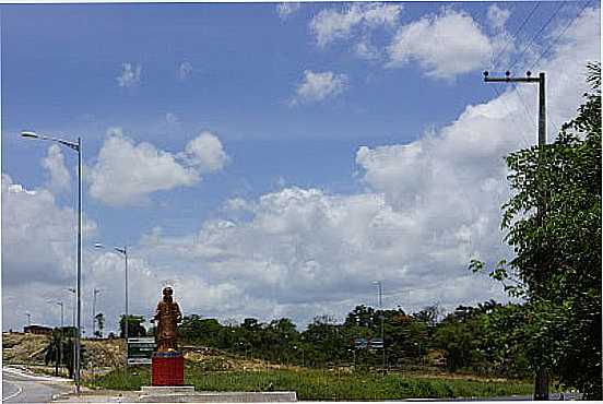 IMAGEM DE SO LOURENO NA ENTRADA DE SO LOURENO DA MATA-PE-FOTO:ERNANI NEVES - SO LOURENO DA MATA - PE