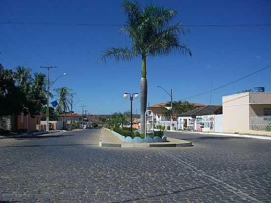 AVENIDA SO JOO  EM CORIBE-FOTO:RMULO HENOK - CORIBE - BA