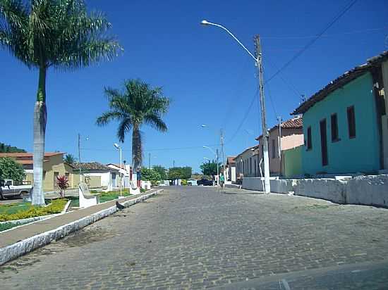 RUA SANTA CRUZ EM CORIBE-FOTO:RMULO HENOK - CORIBE - BA