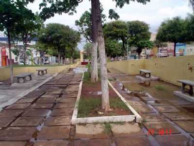 PRAA DR. SRGIO MAGALHES, POR JAIME RODRIGUES MAGALHES - SERRA TALHADA - PE