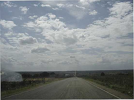 SERROLNDIA-PE-RODOVIA PRXIMO  CIDADE-FOTO:WILLIAM.ALENCAR - SERROLNDIA - PE