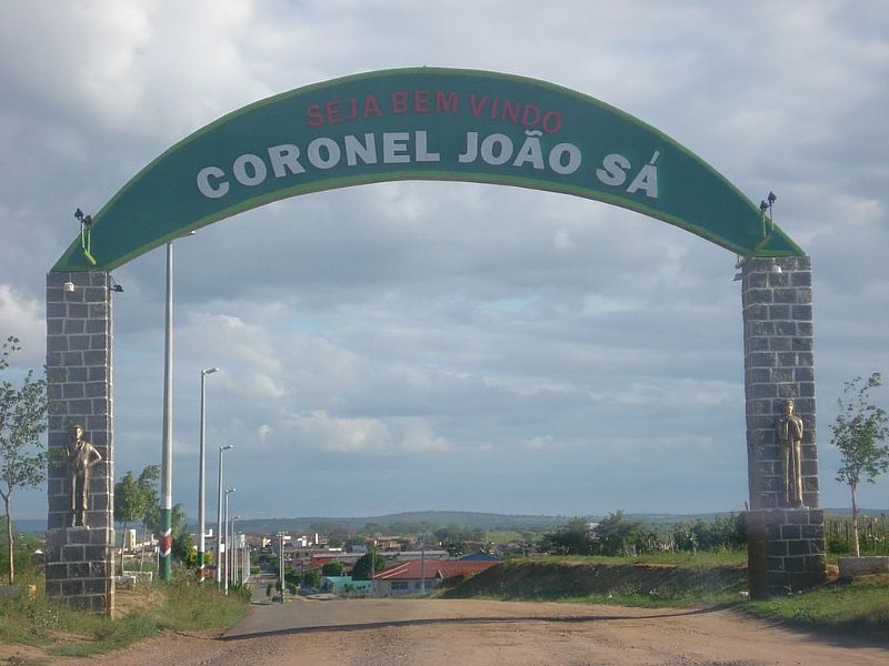CORONEL JOO S-BA-PRTICO DE ENTRADA-FOTO:HUMBERTO GUANAIS - CORONEL JOO S - BA