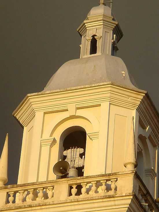 TORRE DA MATRIZ DE TAQUARITINGA DO NORTE-PE-FOTO:GMARINHO - TAQUARITINGA DO NORTE - PE