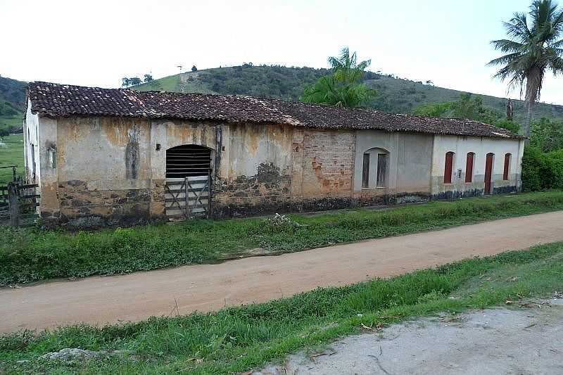 CORTA MO-BA-RUNAS DA ANTIGA ESTAO FERROVIRIA-FOTO:ITAILSON SOUZA - CORTA MO - BA