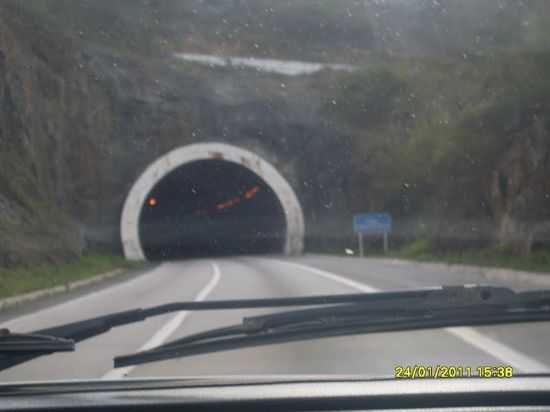 TUNEL CACAVEL, POR THAIS - VENTUROSA - PE