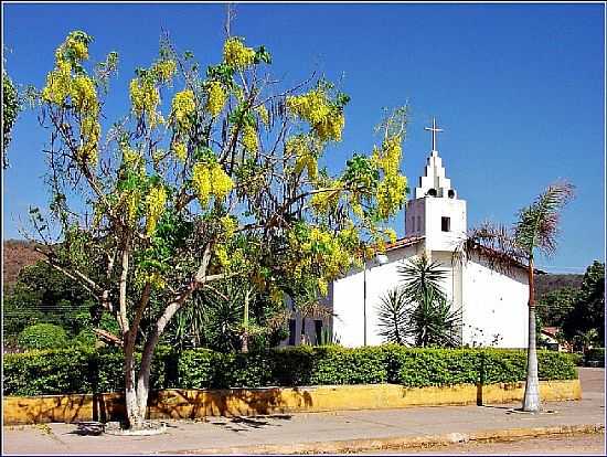 PRAA E IGREJA DE SANTANA EM ANTNIO ALMEIDA-PI-FOTO:AGAMENON PEDROSA - ANTNIO ALMEIDA - PI