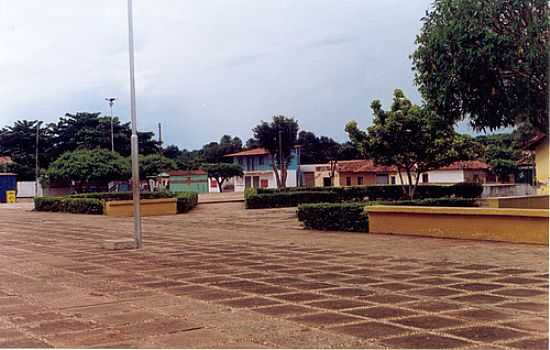 PRAA CENTRAL-FOTO:LBDORNELES - BAIXA GRANDE DO RIBEIRO - PI