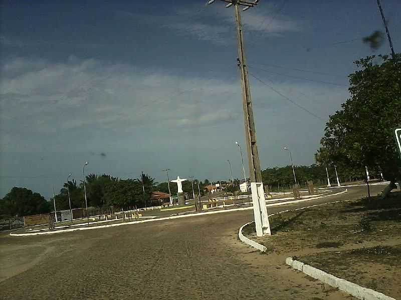 CAJUEIRO DA PRAIA-PI-CRISTO NA ENTRADA DA CIDADE-FOTO:JOO ANANIAS - CAJUEIRO DA PRAIA - PI
