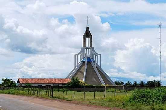 CAMPO MAIOR-PI-IGREJA CATLICA NO BAIRRO FRIPISA-FOTO:WALTERFMOTA - CAMPO MAIOR - PI