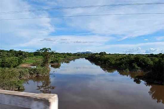 CAMPO MAIOR-PI-RIO SURUBIM E AO FUNDO A SERRA GRANDE-FOTO:WALTERFMOTA - CAMPO MAIOR - PI