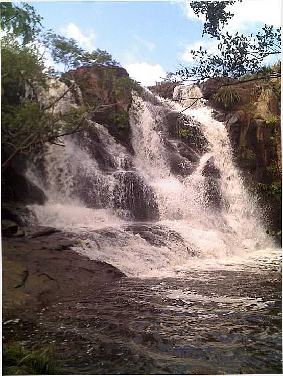 CACHOEIRA DE SAQUAREMA, POR GEANS HERNANDEANGENYS - CAPITO DE CAMPOS - PI