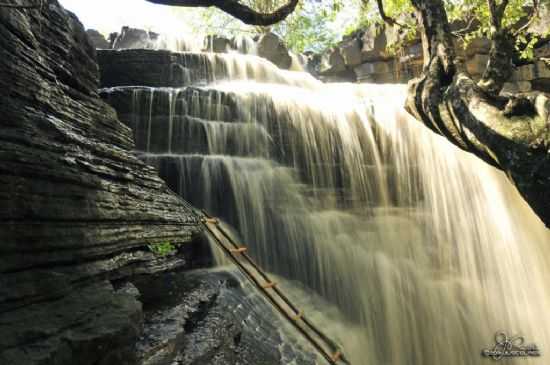 CACHOEIRA DO COVO, POR JUSCELINO REIS - CASTELO DO PIAU - PI