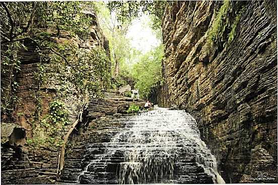 CACHOEIRA DO COVO, POR JUSCELINO REIS - CASTELO DO PIAU - PI