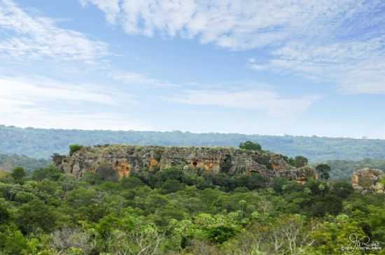 CASTELO DAS BARROCAS, POR JUSCELINO REIS - CASTELO DO PIAU - PI