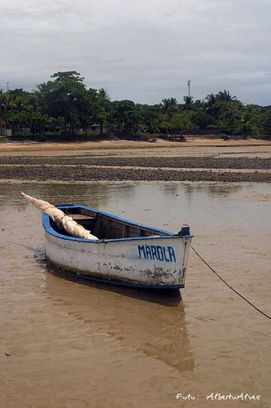 BARCO DE PESCA EM CUMURUXATIBA-BA-FOTO:ALBERTO ALVES - CUMURUXATIBA - BA