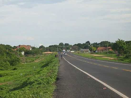 RODOVIA BR-316 EM DEMERVAL LOBO-FOTO:CELINHA_PANORAMIO@HO - DEMERVAL LOBO - PI