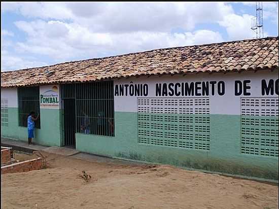 CURRAL FALSO-BA-ESCOLA ANTNIO NASCIMENTO-FOTO:MONTENIUS.BLOGSPOT.COM  - CURRAL FALSO - BA