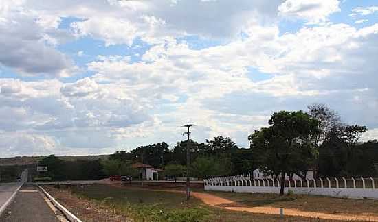 RODOVIA EM IPIRANGA DO PIAU-FOTO:PAPAGAIO - IPIRANGA DO PIAU - PI