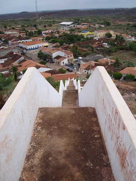 ESCADARIA DO MORROE VISTA PARCIAL DA CIDADE DE ITAINPOLIS-FOTO:MARCEL JULIAN - ITAINPOLIS - PI