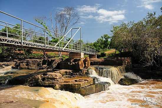 PONTE DE FERRO SOBRE A CACHOEIRA ROSRIO EM NOVO SANTO ANTNIO-PI-FOTO:JUSCELREIS - NOVO SANTO ANTNIO - PI