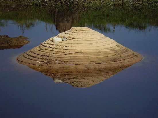 RIO BRUMADO EM DOM BASLIO-BA-FOTO:PAULO ANTONIO - DOM BASLIO - BA