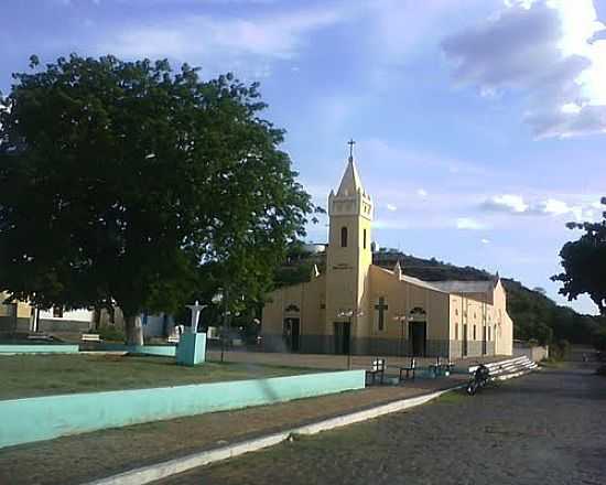 PRAA E IGREJA MATRIZ DE SANTA CRUZ DO PIAU-FOTO:JOO ANANIAS - SANTA CRUZ DO PIAU - PI