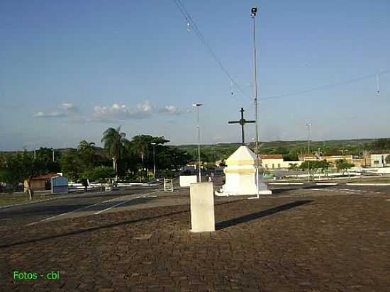 CRUZEIRO NA PRAA DA MATRIZ EM SO JOO DO PIAU-PI-FOTO:CABRAL LOPES - SO JOO DO PIAU - PI