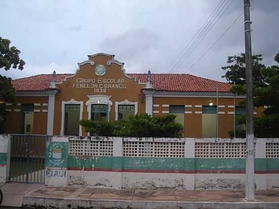 UNIO-PI-GRUPO ESCOLAR FENELON CASTELO BRANCO(CONSTRUO 1938)-FOTO:LOURIVAL LOPES - UNIO - PI