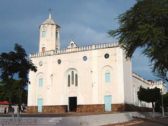 IGREJA MATRIZ N.S.DO -FOTO:VICENTE A. QUEIROZ - VALENA DO PIAU - PI