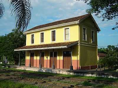 ESTAAO FERROVIARIA-FOTO:BEDENE - ALEXANDRA - PR