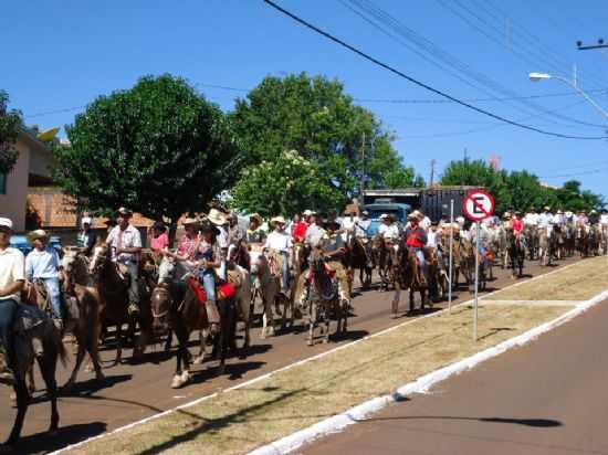 CAVALGADA, APROX. 800 CAVALOS, POR DIOGENES FRANCIS KLEIN - ALTAMIRA DO PARAN - PR