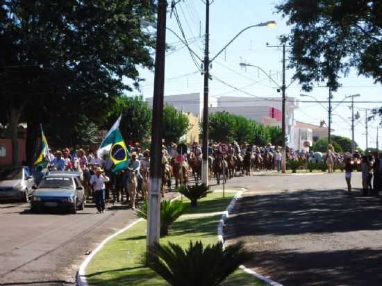 CAVALGADA, APROX. 800 CAVALOS, POR DIOGENES FRANCIS KLEIN - ALTAMIRA DO PARAN - PR