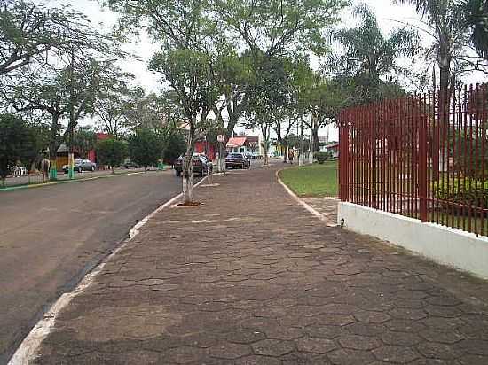 ALTAMIRA DO PARAN-PR-AVENIDA JAIME CANNET-FOTO:EDSON DE OLIVEIRA F - ALTAMIRA DO PARAN - PR