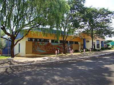 CASA DA CULTURA POR GIL SIKORA - ALTO ALEGRE DO IGUAU - PR