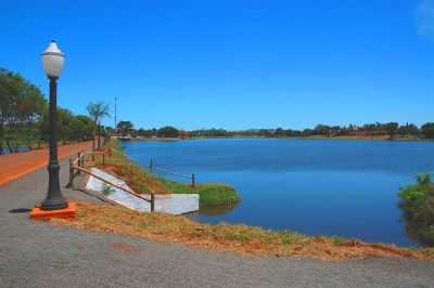 LAGO, POR OFLIA CAMBUI - ALVORADA DO SUL - PR