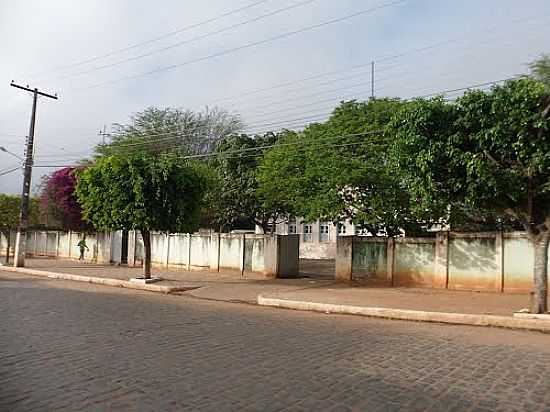 AV.JOAQUIM SANTANA LIMA EM EUCLIDES DA CUNHA-BA-FOTO:CARLOS AMORIM DIVULG - EUCLIDES DA CUNHA - BA