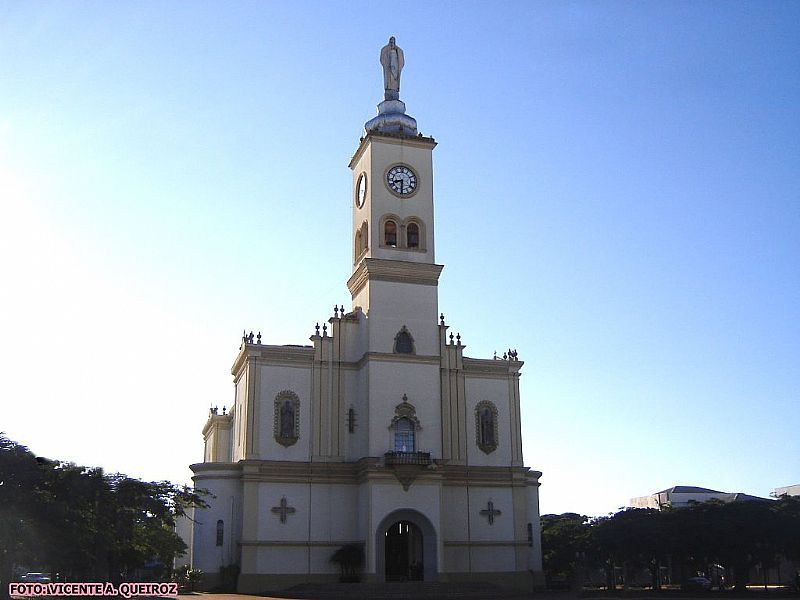 APUCARANA-PR-CATEDRAL DE N.SRA.DE LOURDES-FOTO:VICENTE A. QUEIROZ - APUCARANA - PR