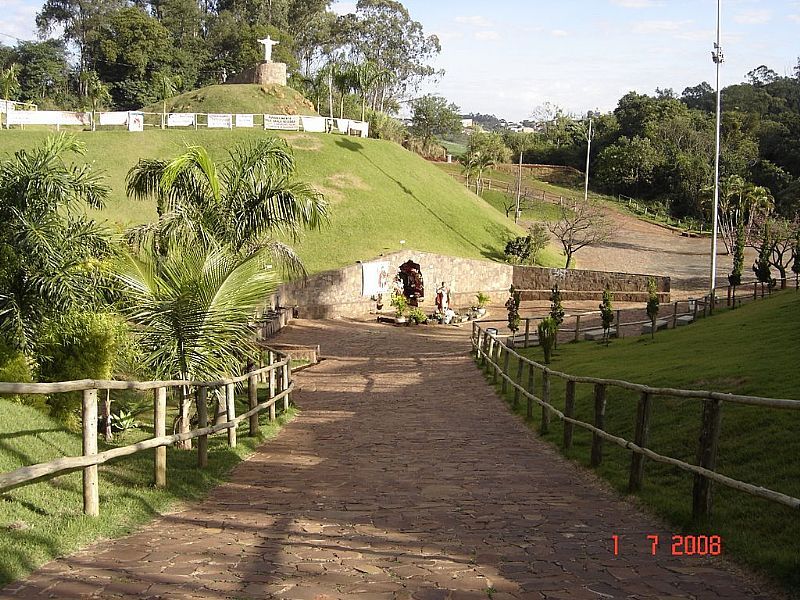 APUCARANA-PR-PARQUE SANTO EXPEDITO-FOTO:ALUISIO RIBEIRO 2 - APUCARANA - PR