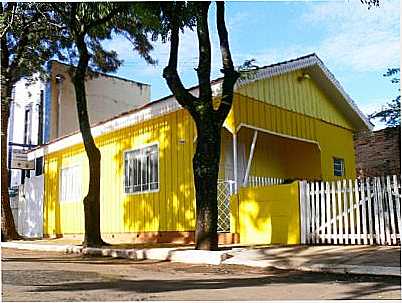 CASA DO LEMBRADOR, POR JOS ADAO MENDES - ARAPOTI - PR