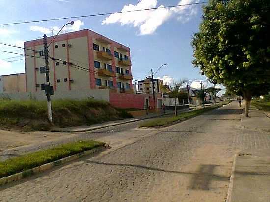 AVENIDA NO BAIRRO DINAH BORGES EM EUNPOLIS-BA-FOTO:FJSINVAL - EUNPOLIS - BA