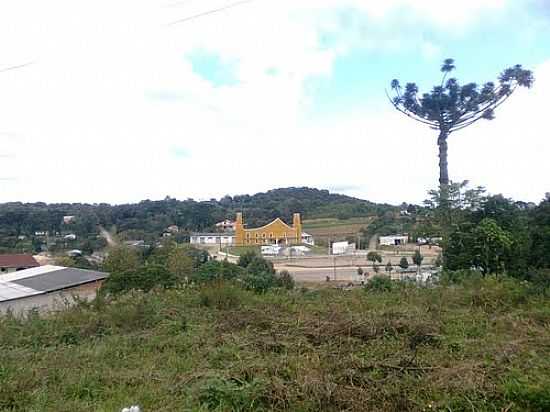 VISTA DA IGREJA-FOTO:VINICIUS B. FRANCO - AREIA BRANCA DOS ASSIS - PR